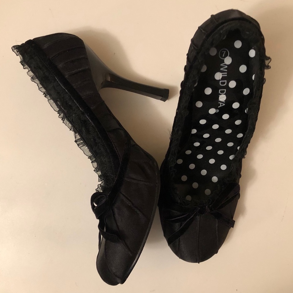 Wild Diva | Black Satin Pleated Heels